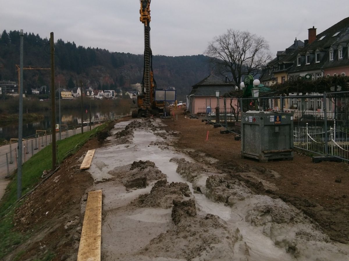 Sanierung Hochwasserschutz-Deich in Trier